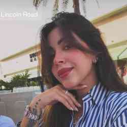 Single Arab woman in Miramar, Florida, United States
