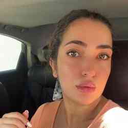 Single Arab woman in Beirut, لبنان, Lebanon