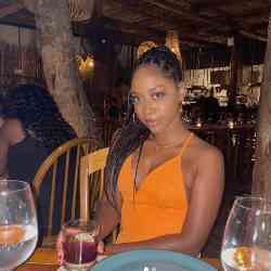 Single Arab woman in Honolulu, HI, United States