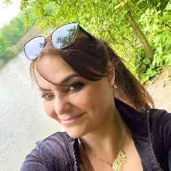 Single Arab woman in Ottawa, ON, Canada