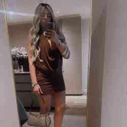 Single Arab woman in London, UK, United Kingdom
