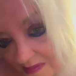 Single Arab woman in Los Angeles, CA, United States