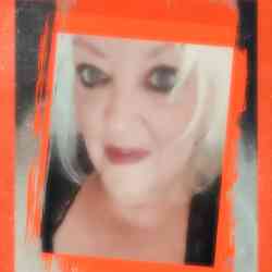 Single Arab woman in Los Angeles, CA, United States