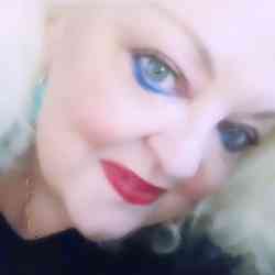 Single Arab woman in Los Angeles, CA, United States
