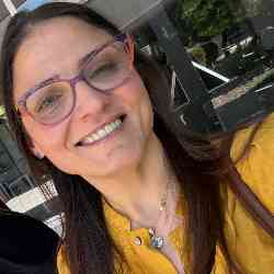Single Arab woman in Seattle, WA, United States