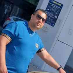 Single Arab man in Birmingham, Royaume-Uni, United Kingdom