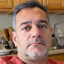 Single Arab man in Fort Lee, New Jersey, United States