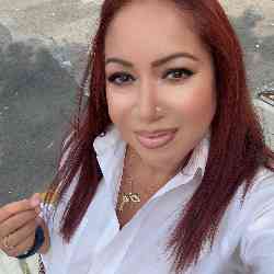 Single Arab woman in New York, Nueva York, United States