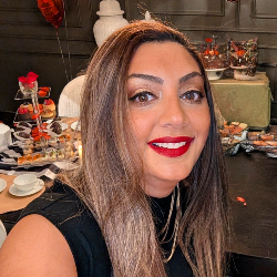Single Arab woman in Washington D.C., DC, United States