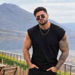 Single Arab man in Greater Amman Municipality, الأردن, Jordan