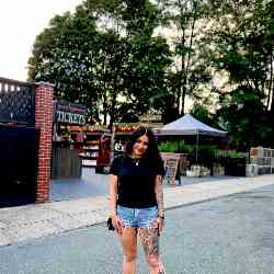 Single Arab woman in Clifton, NJ, United States