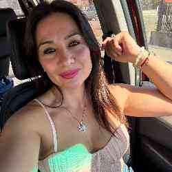 Single Arab woman in Santiago, Chile, Chile