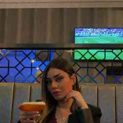 Single Arab woman in London, UK, United Kingdom