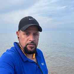 Single Arab man in Madison, WI, United States