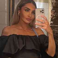 Single Arab woman in Verona, VR, Italy