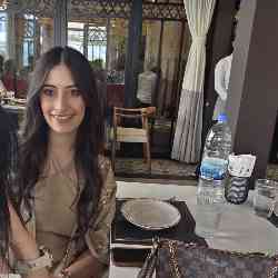 Single Arab woman in Dubai, United Arab Emirates, United Arab Emirates