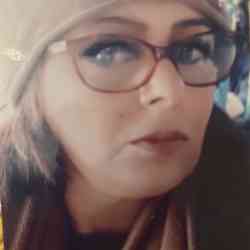 Single Arab woman in London, UK, United Kingdom