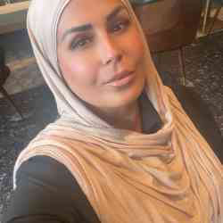 Single Arab woman in Toronto, ON, Canada