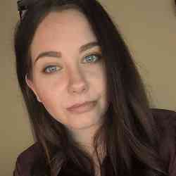 Single Arab woman in Halifax, NS, Canada