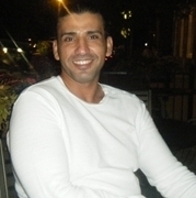 Single Arab man in Chicago, Illinois, United States