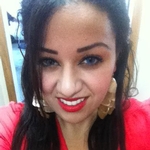 Single Arab woman in Chicago, Illinois, United States