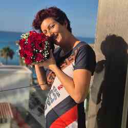 Single Arab woman in Dubai, Dubaj, United Arab Emirates