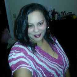 Single Arab woman in Chicago, Illinois, United States