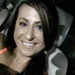 Single Arab woman in Sterling Heights, Michigan, United States