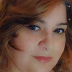 Single Arab woman in Los Angeles, California, United States