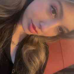 Single Arab woman in Mont-Laurier, Québec, Canada