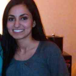 Single Arab woman in Chicago, Illinois, United States