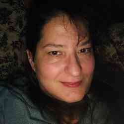 Single Arab woman in Toledo, Ohio, United States