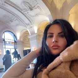 Single Arab woman in Thornhill East, Ontario, Canada