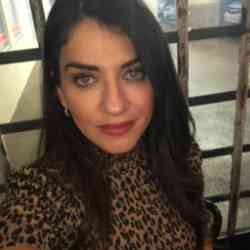 Single Arab woman in New York, New York, United States