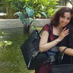 Single Arab woman in Toronto, ON, Canada