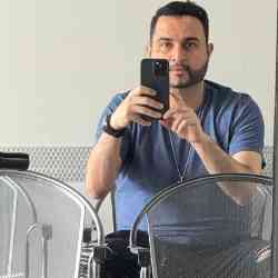 Single Arab man in Rochester, Michigan, United States