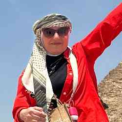 Single Arab woman in Plano, Texas, United States