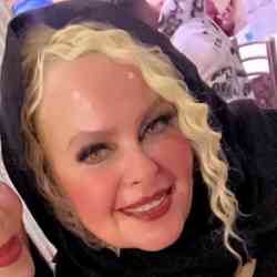 Single Arab woman in Rockwall, Texas, United States