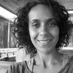 Single Arab woman in Boston, MA, United States