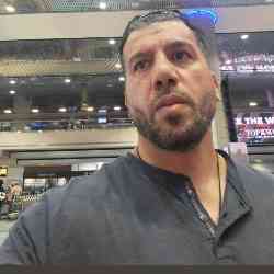 Single Arab man in Dearborn, Michigan, United States