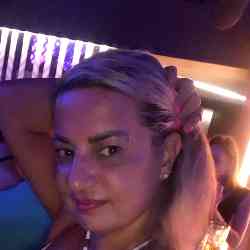 Single Arab woman in Beirut, Beirut Governorate, Lebanon