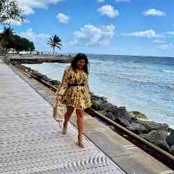 Single Arab woman in Chicago, Illinois, United States