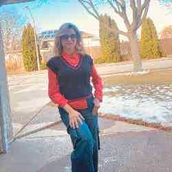 Single Arab woman in Windsor, Ontario, Canada