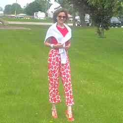 Single Arab woman in Windsor, Ontario, Canada
