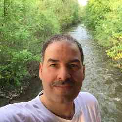 Single Arab man in Dearborn, Michigan, United States