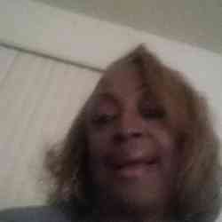 Single Arab woman in Los Angeles, California, United States