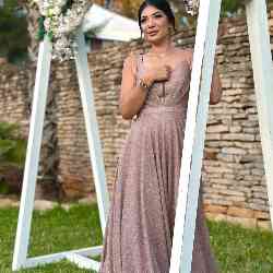 Single Arab woman in Uxbridge, UK, United Kingdom