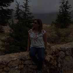 Single Arab woman in Beirut, Beirut Governorate, Lebanon