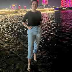 Single Arab woman in Mansourieh, Lebanon, Lebanon