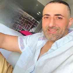 Single Arab man in Chicago, Illinois, United States